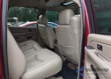 2005 Chevrolet Suburban 1500 Z71 z USA, uszkodzony, nr VIN 3GNFK16Z85G223736